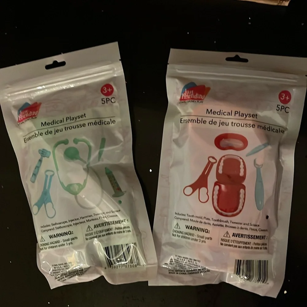 Medical playsets‎ x 2 NEW